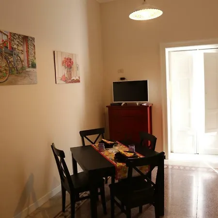 På 55 M² I Ragusas Centrum, Med 1 Sovrum Och 1 Badrum